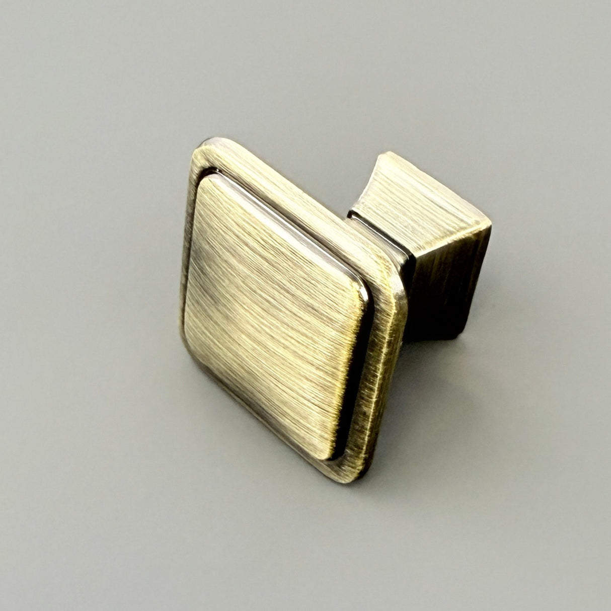 HAYDOCK, Square Knob Handle