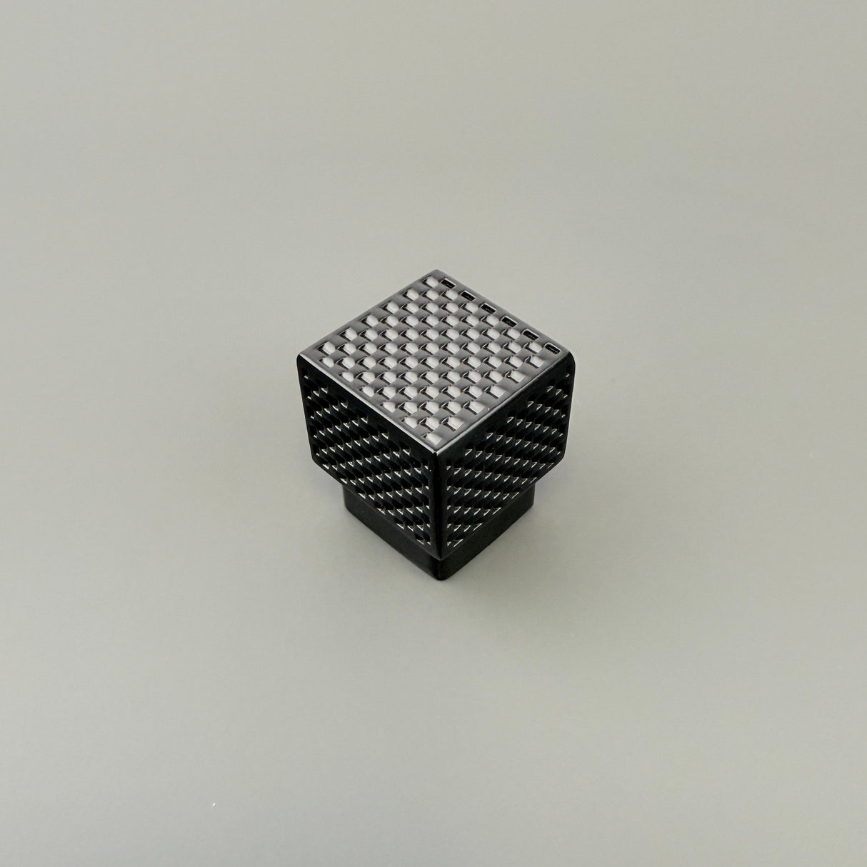 LUDLOW, Patterned Knob Handle