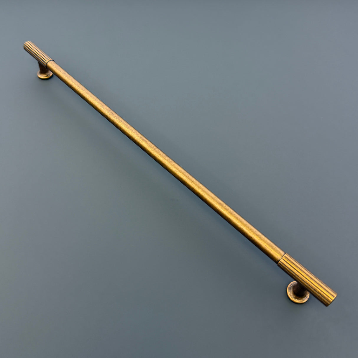 STRATFORD, Linear Bar Handle