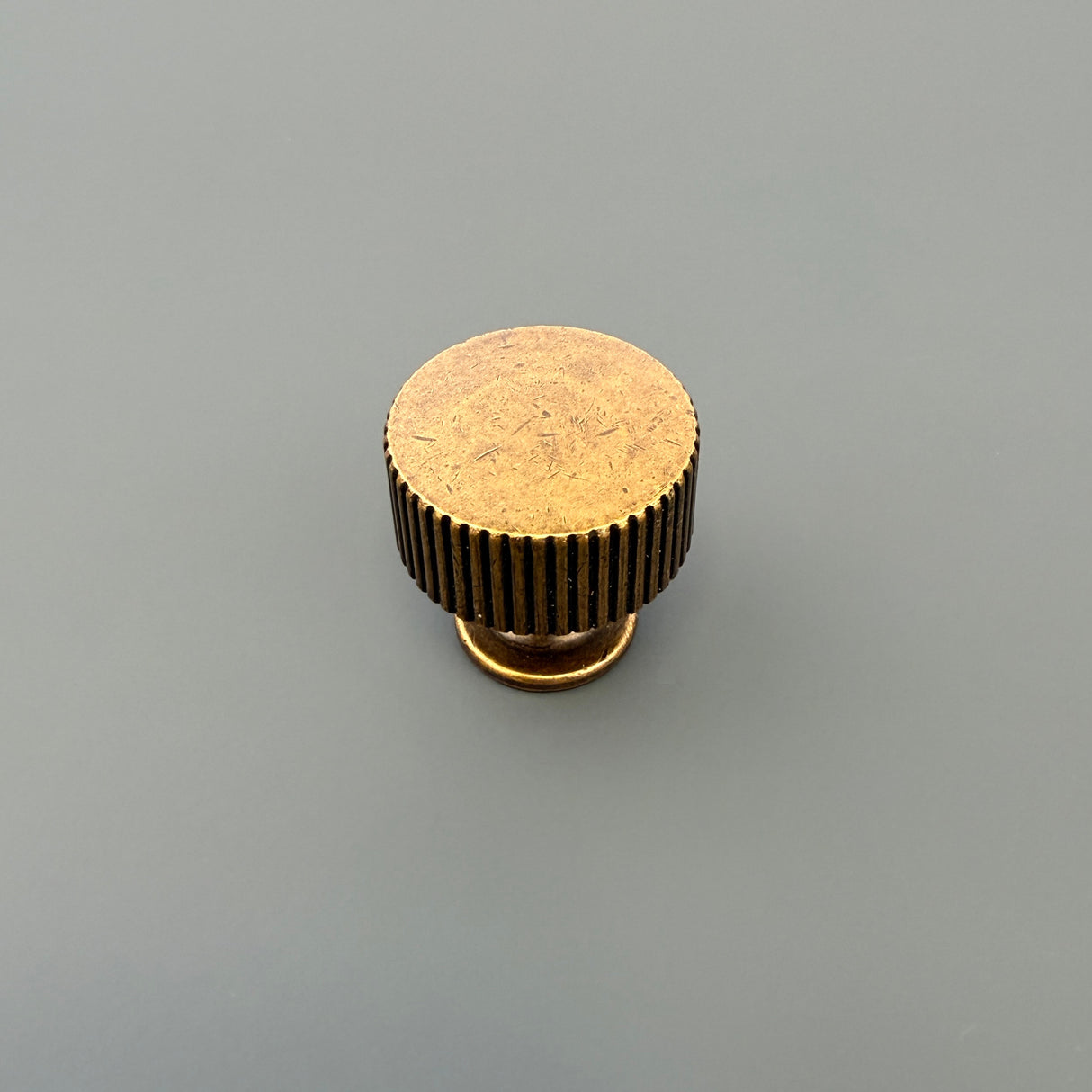 STRATFORD, Linear Knob Handle