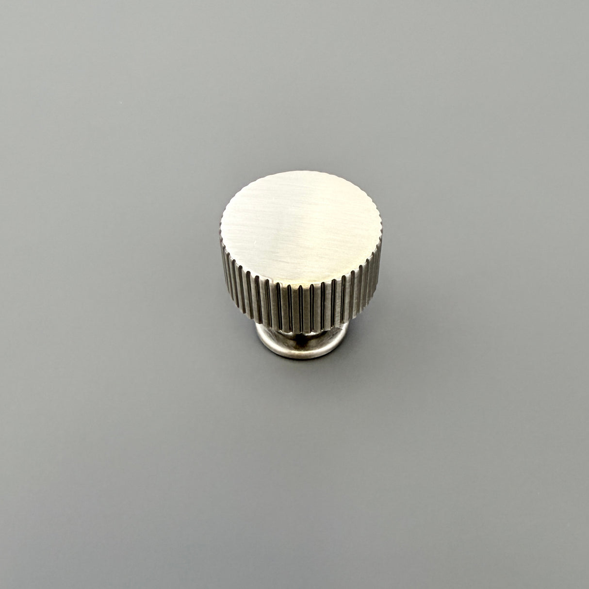 STRATFORD, Linear Knob Handle