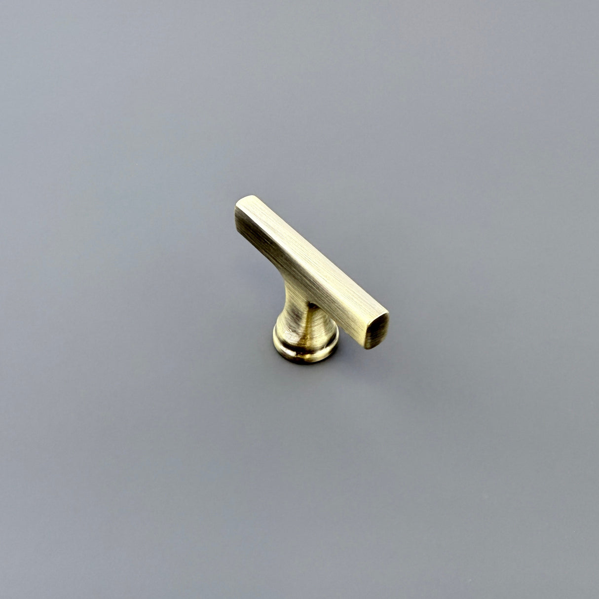 AINTREE, Smooth Knob Handle