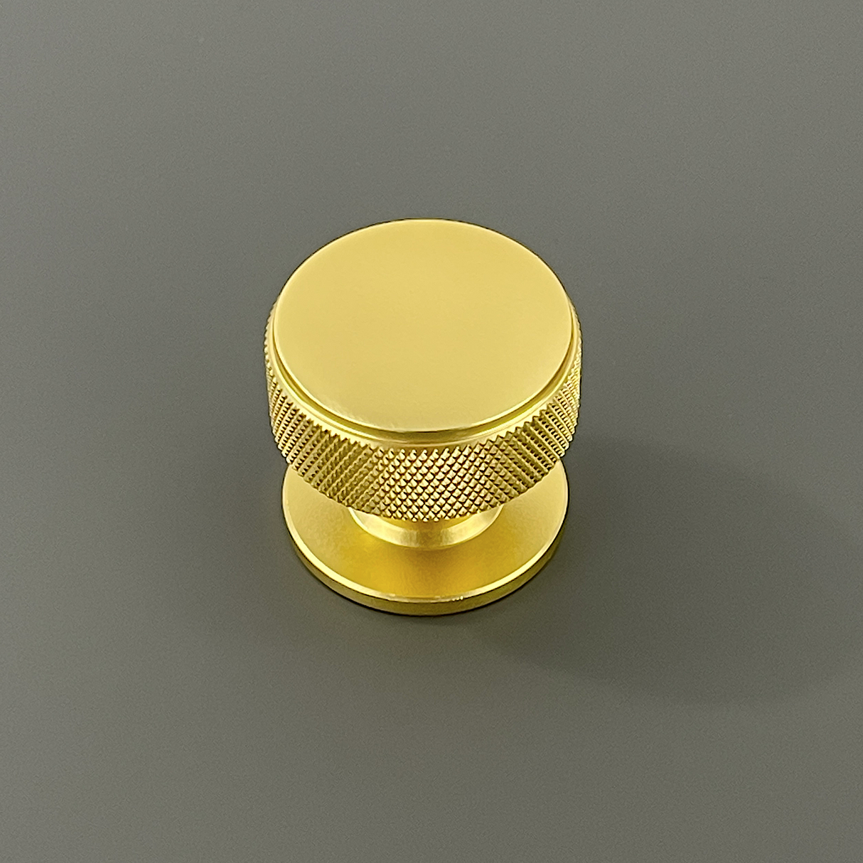 EPSOM, Knurled Knob Handle