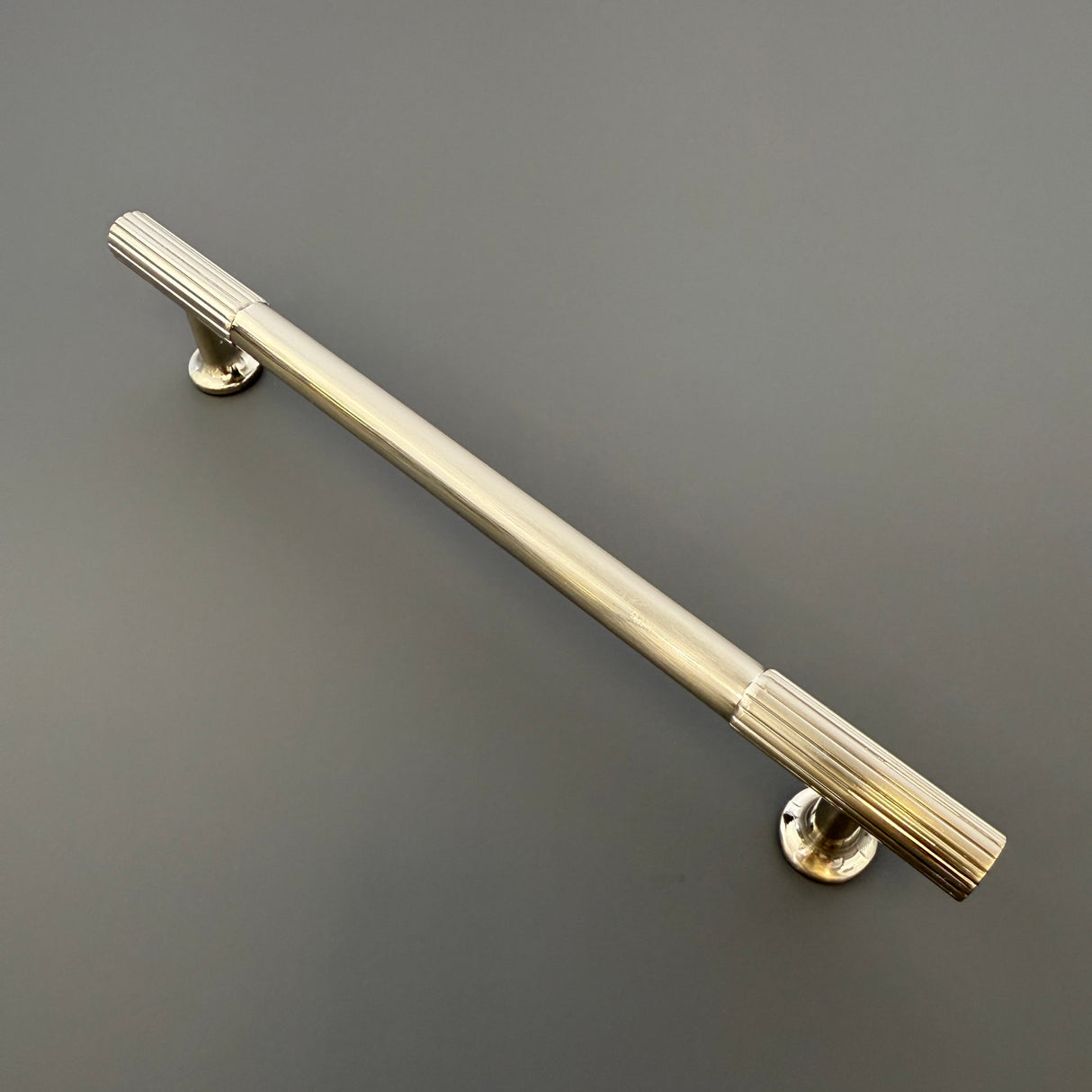 STRATFORD, Linear Bar Handle